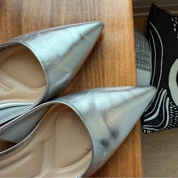 Elegant Silver Slingback Heels - Picture 4 of 8